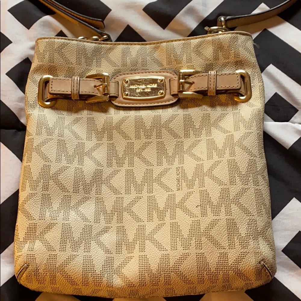 Cross body Michael Kori Purse